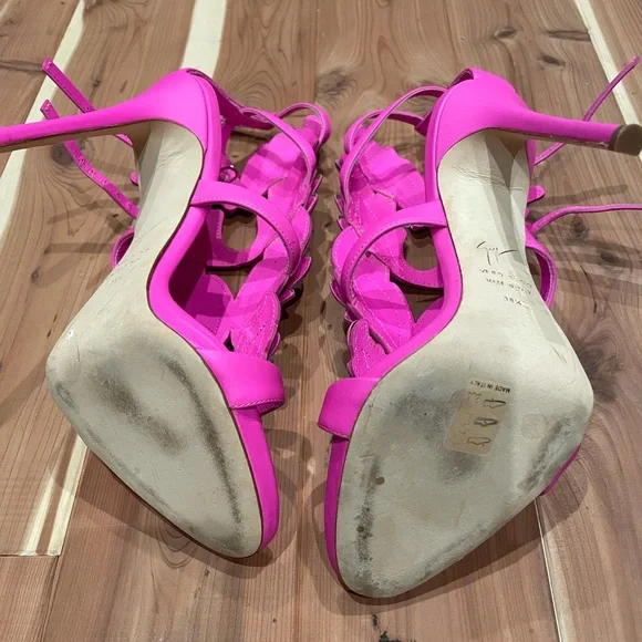 Giuseppe Zanotti Pink Leaf Sandals - Picture 9 of 9
